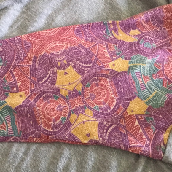Lularoe Randy Tee - Picture 3 of 8
